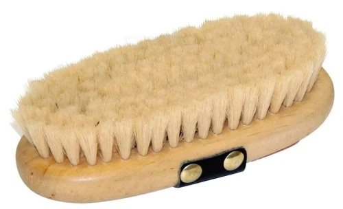 szczotka-dla-konia-brushco-ze-szlufka-bardzo-miekka-drewniana-85-cm-covalliero.jpg