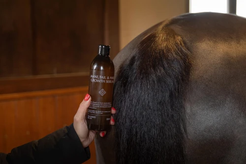 pol_pl_Serum-wspierajace-porost-grzywy-i-ogona-dla-koni-Grooming-Deluxe-Mane-Tail-Hair-Growth-Serum-82140_5.jpg