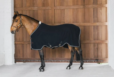 pol_pl_Derka-welniana-Kentucky-Fleece-Rug-Vegan-Wool-czarna-11490_1.webp