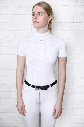 Holly-shirt-short---white.webp