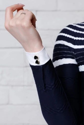 Hazel-Shirt-Navy (2).webp