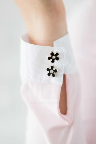 Holly-shirt-pink-u3.webp